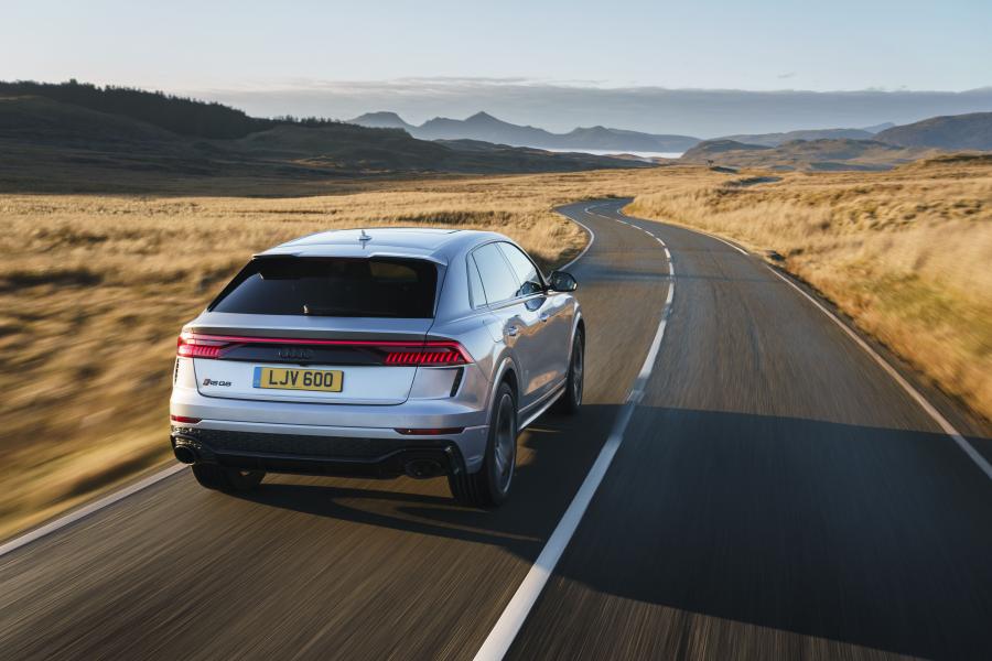  Audi RS Q8 2020 года  (UK) (фото 29 из 40)
